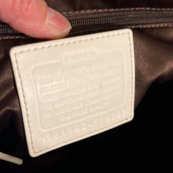 COACH LAURA NORTH SOUTH SIGNATURE TOTE F18336 - Picture 7 of 7